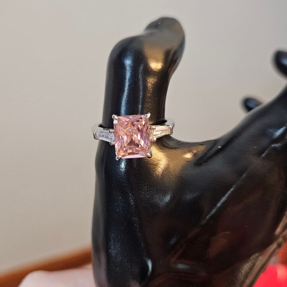 Pink Emerald Cut Crystal Three Stone Silver Tone Cocktail Ring Size 8 NWOT